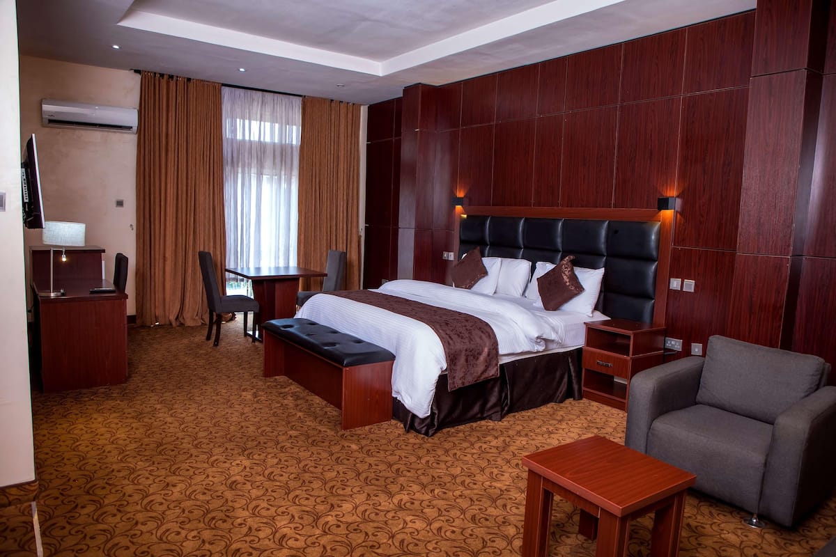 In-room safe, desk, blackout curtains, free WiFi