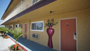 Exterior - Los Angeles Inn & Suites - LAX (Los Angeles)