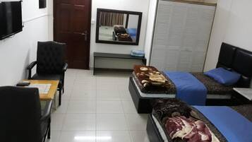 2 bedrooms, desk, iron/ironing board, free WiFi