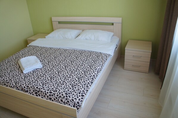 Lejlighed - 1 soveværelse (Sedova 65a) | 1 soveværelse, premium-sengetøj, skrivebord, strygejern/strygebræt