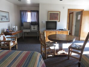 Classic Double Room, Balcony, River View (Upstairs, No Pets) | Desk, blackout drapes, free WiFi, bed sheets - San Juan Inn (Mexican Hat)