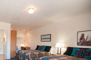 Family Double Room, River View, Ground Floor | Desk, blackout drapes, free WiFi, bed sheets