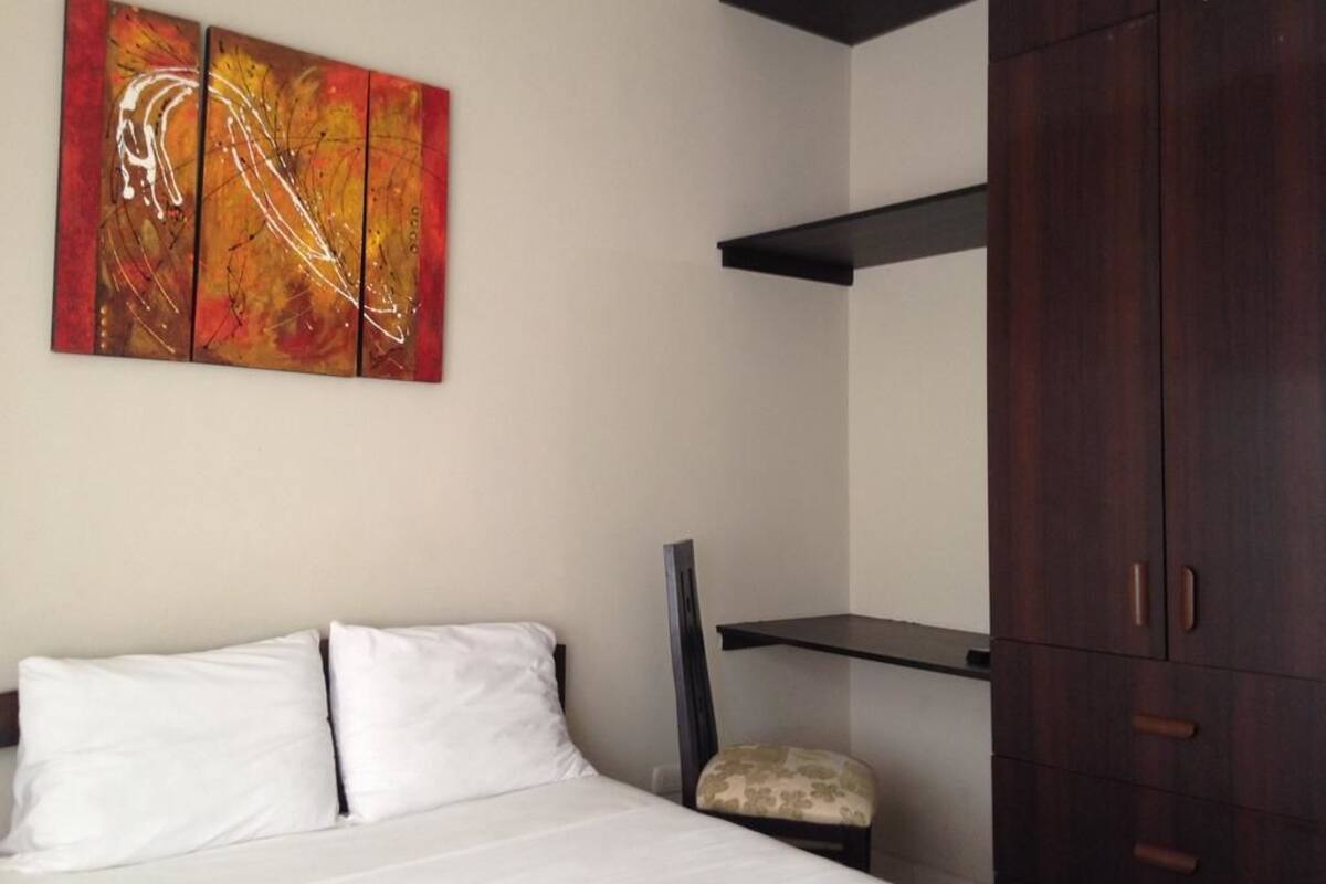 In-room safe, desk, free WiFi