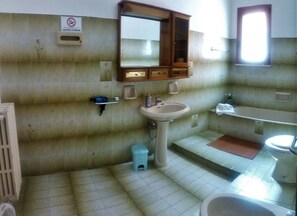 Doppia Deluxe | Bagno | Doccia, set di cortesia gratuito, asciugacapelli