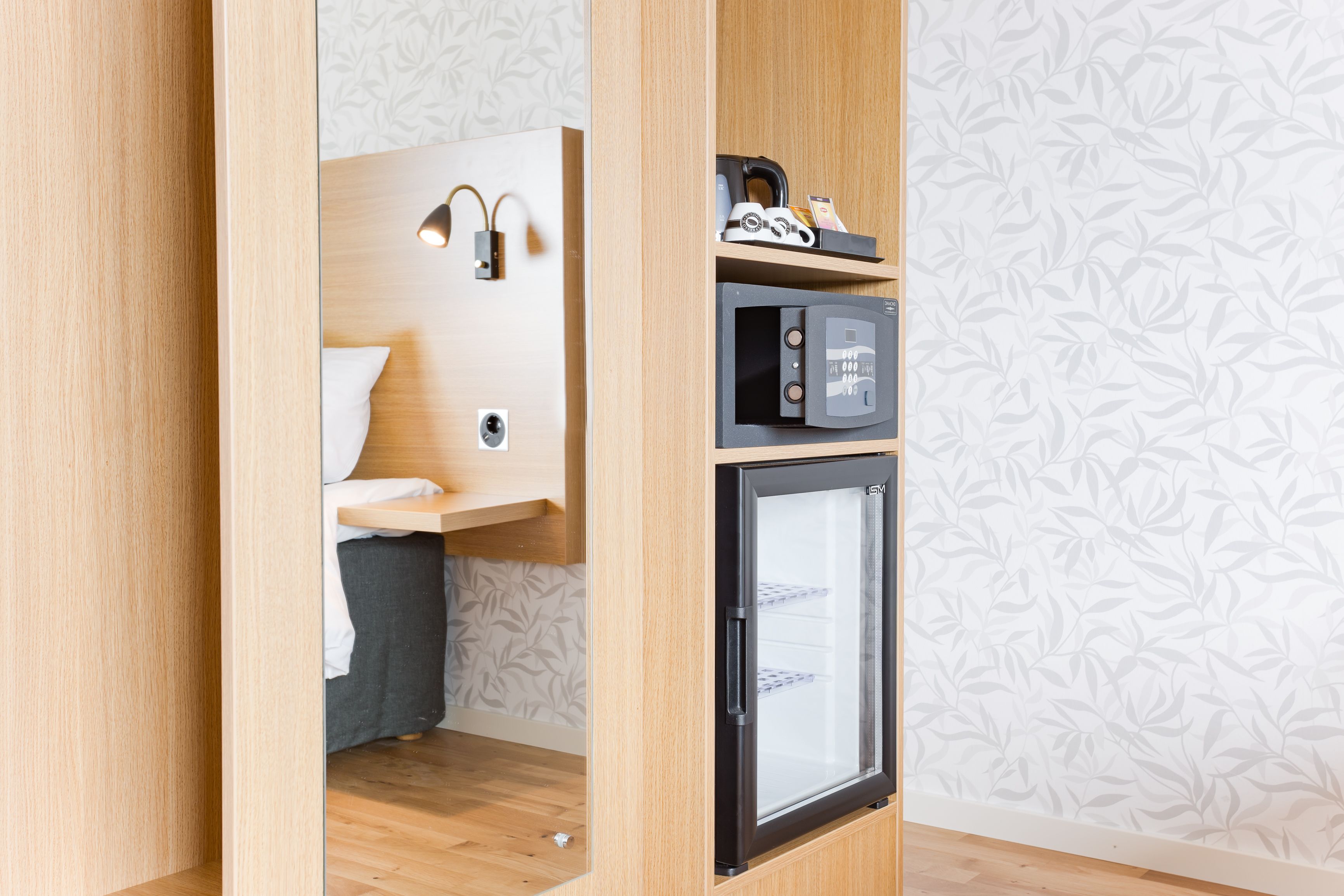 1 bedroom, in-room safe, desk, soundproofing