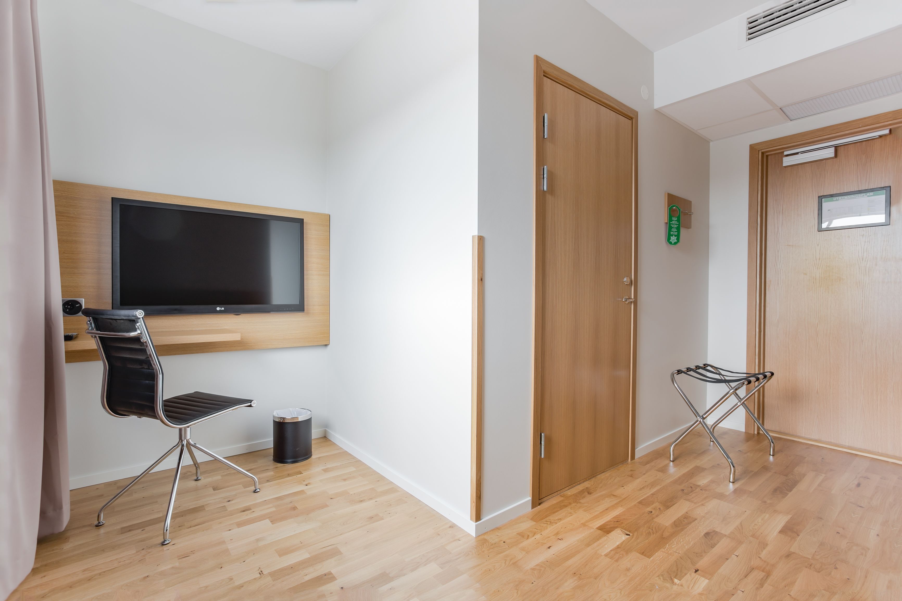 1 bedroom, in-room safe, desk, soundproofing