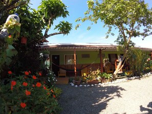 ด้านหน้าที่พัก