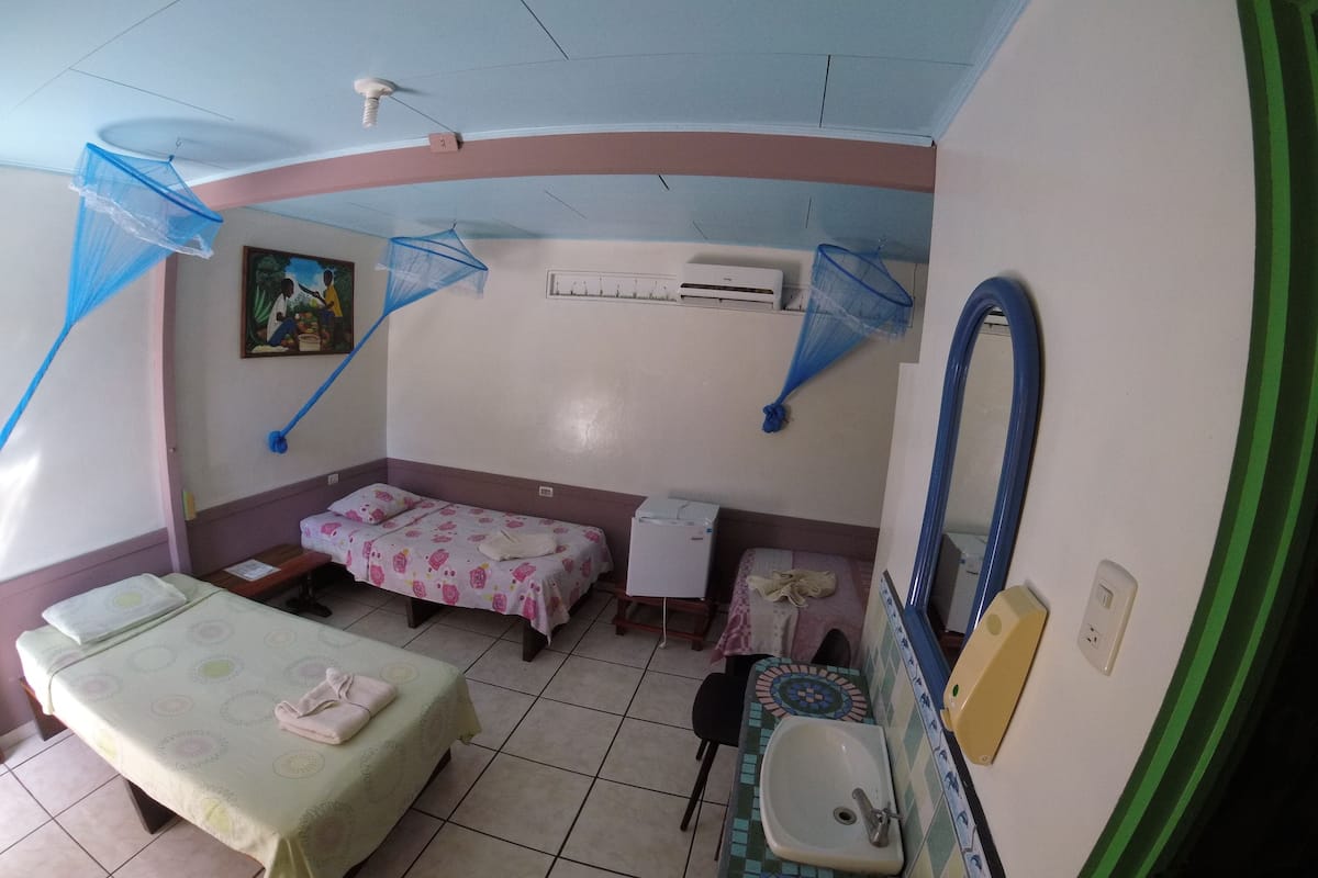 Classic Triple Room, 3 Twin Beds, Non Smoking | Iron/ironing board, free WiFi, bed sheets