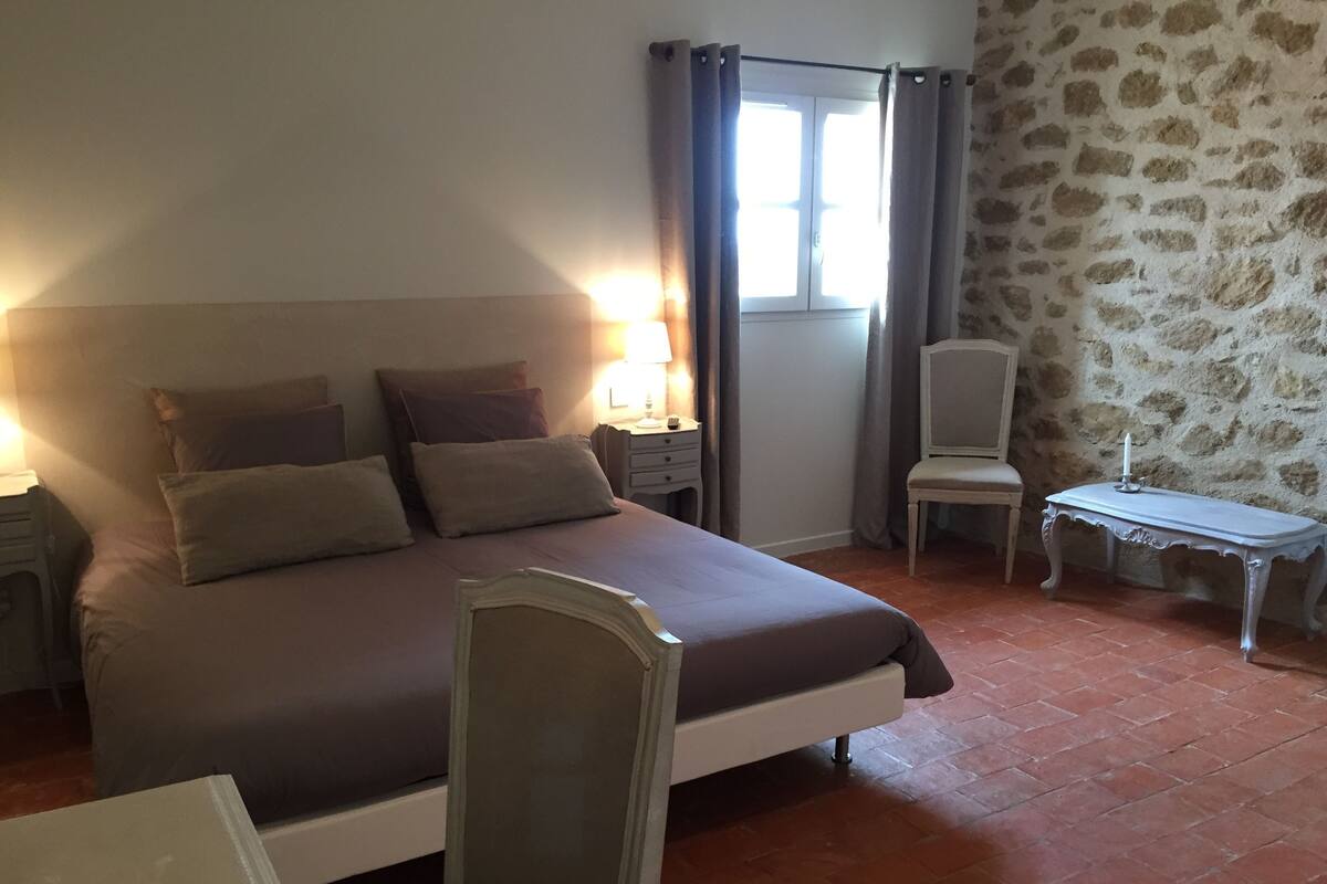Luxury Room (Cigale)
