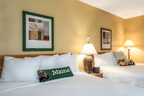 Escritorio y espacio para trabajar con laptop