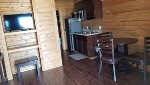 Private kitchen - Paradise Rv&Cabin Resort (Vinton)