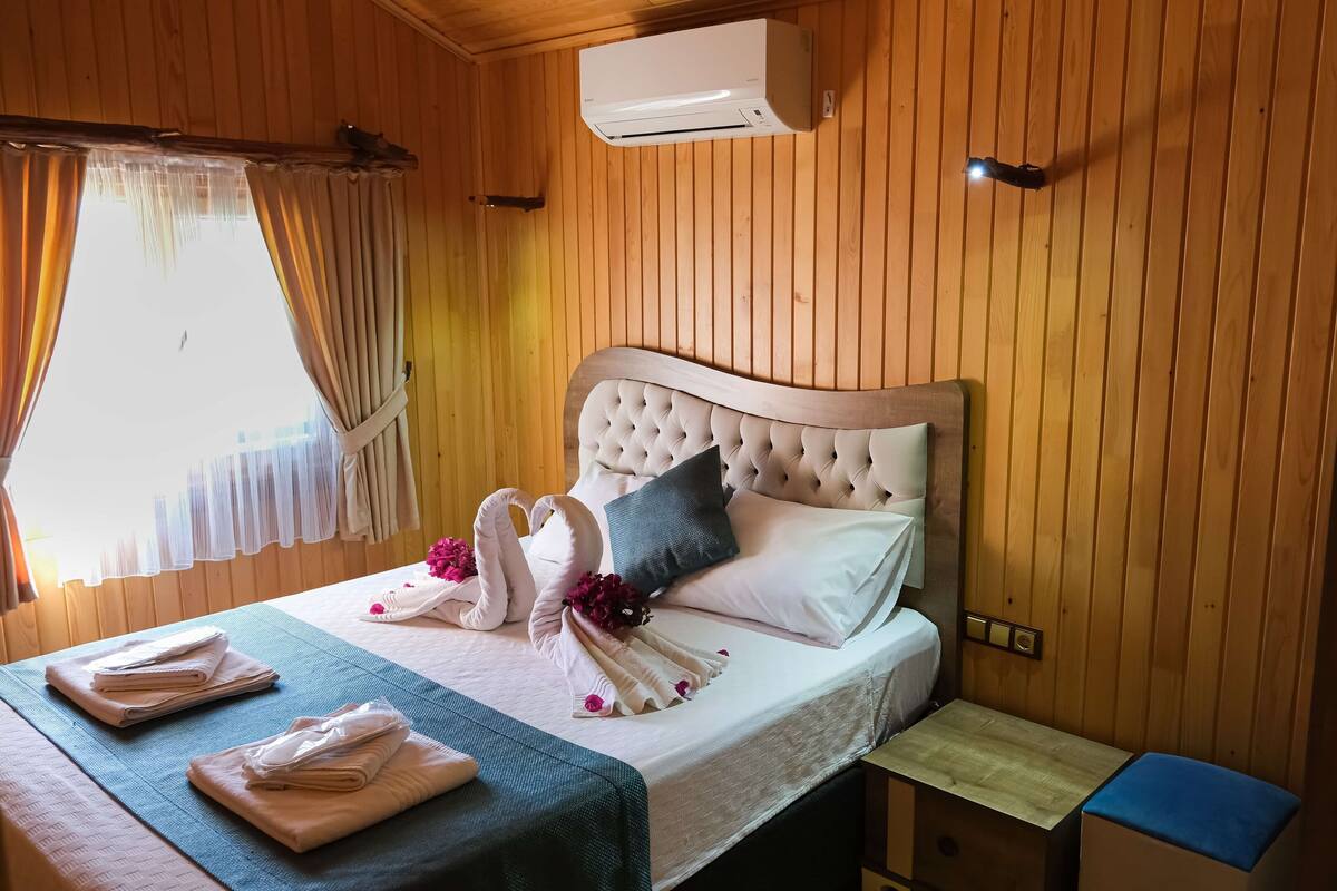 Appartement, 2 chambres | Minibar, coffres-forts dans les chambres, bureau