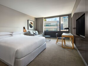 Minibar, in-room safe, desk, laptop workspace - Four Points By Sheraton Sydney, Central Park (Chippendale)