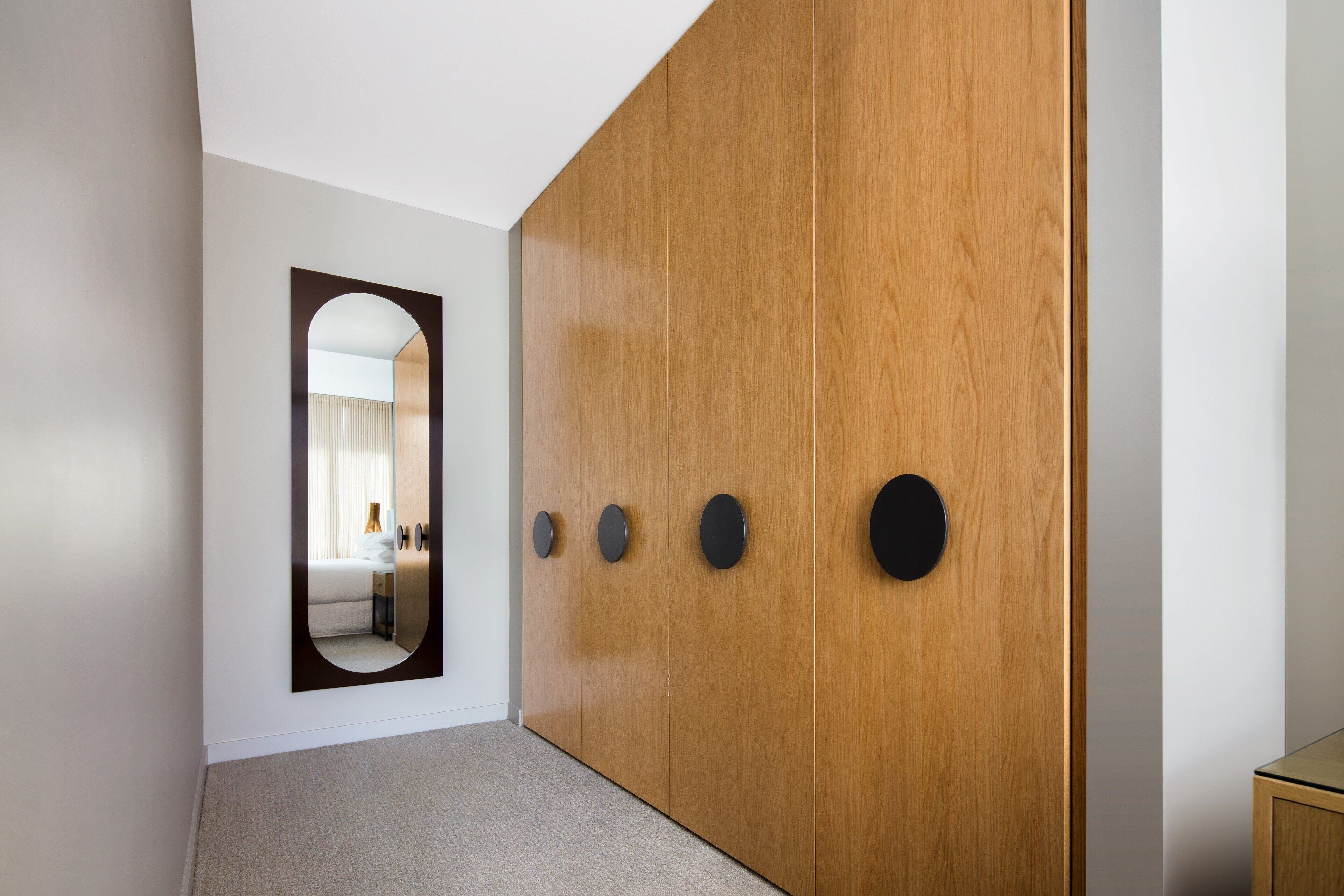 studio suite, 1 king bed with sofa bed, non smoking, corner | 1 bedroom, minibar, in-room safe, desk