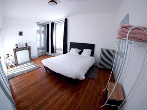 Superior Triple Room, Ensuite | WiFi - La Maison D'hôtes de Toucy (Toucy)