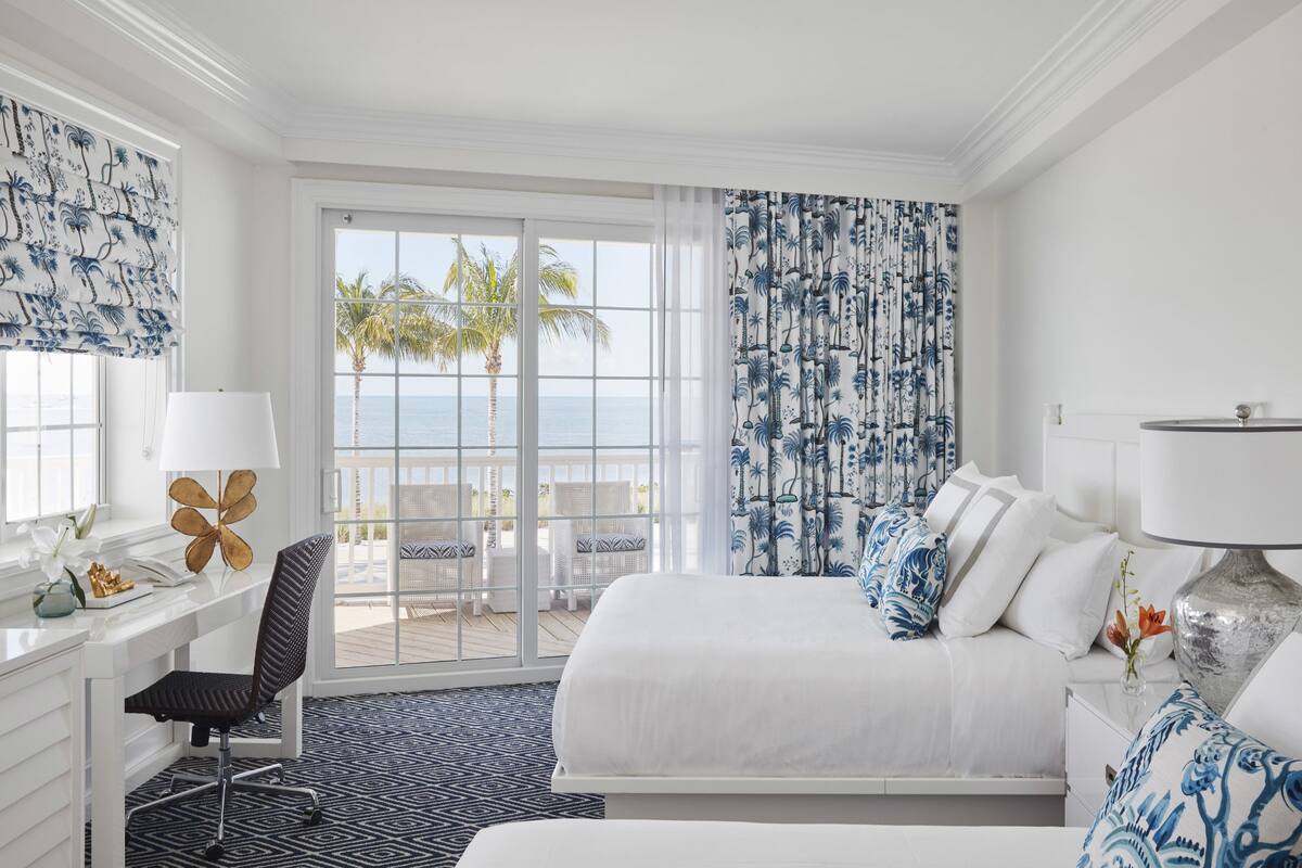 premium bedding, in-room safe, desk, laptop workspace