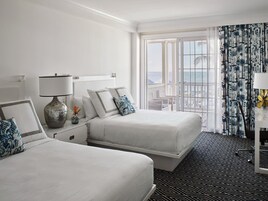 Premium bedding, in-room safe, desk, laptop workspace