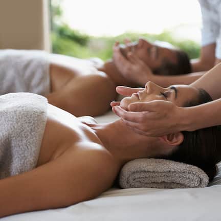 Couples treatment rooms, body treatments, aromatherapy