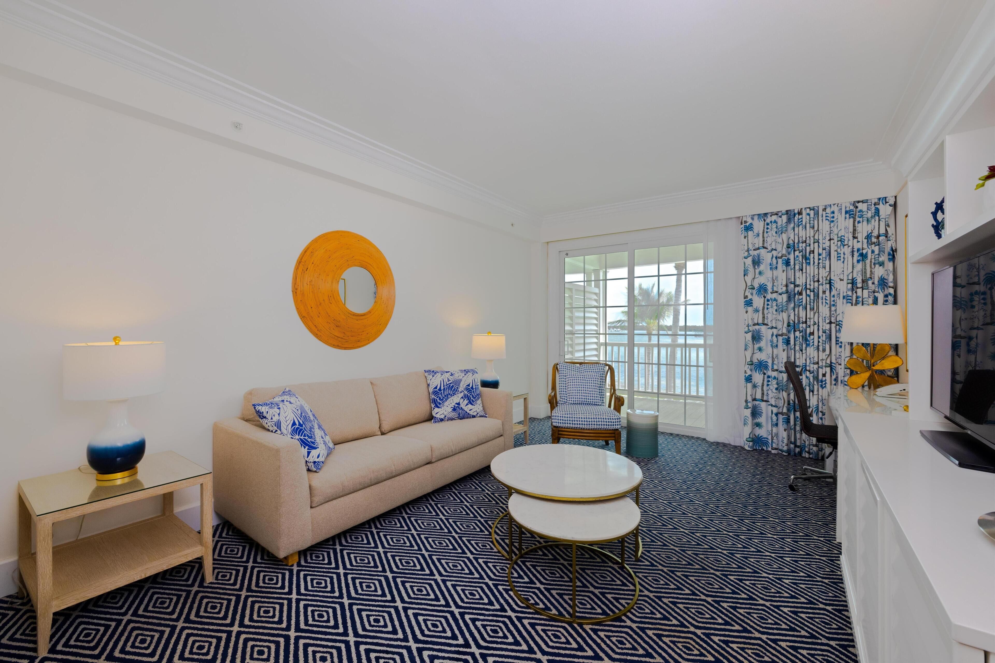 Premium bedding, in-room safe, desk, laptop workspace