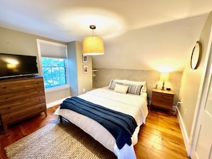 2 habitaciones, tabla de planchar con plancha y cuna de viaje