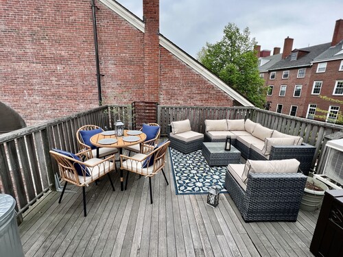 Kauniisti vuokra yksityisellä kattoterassilla