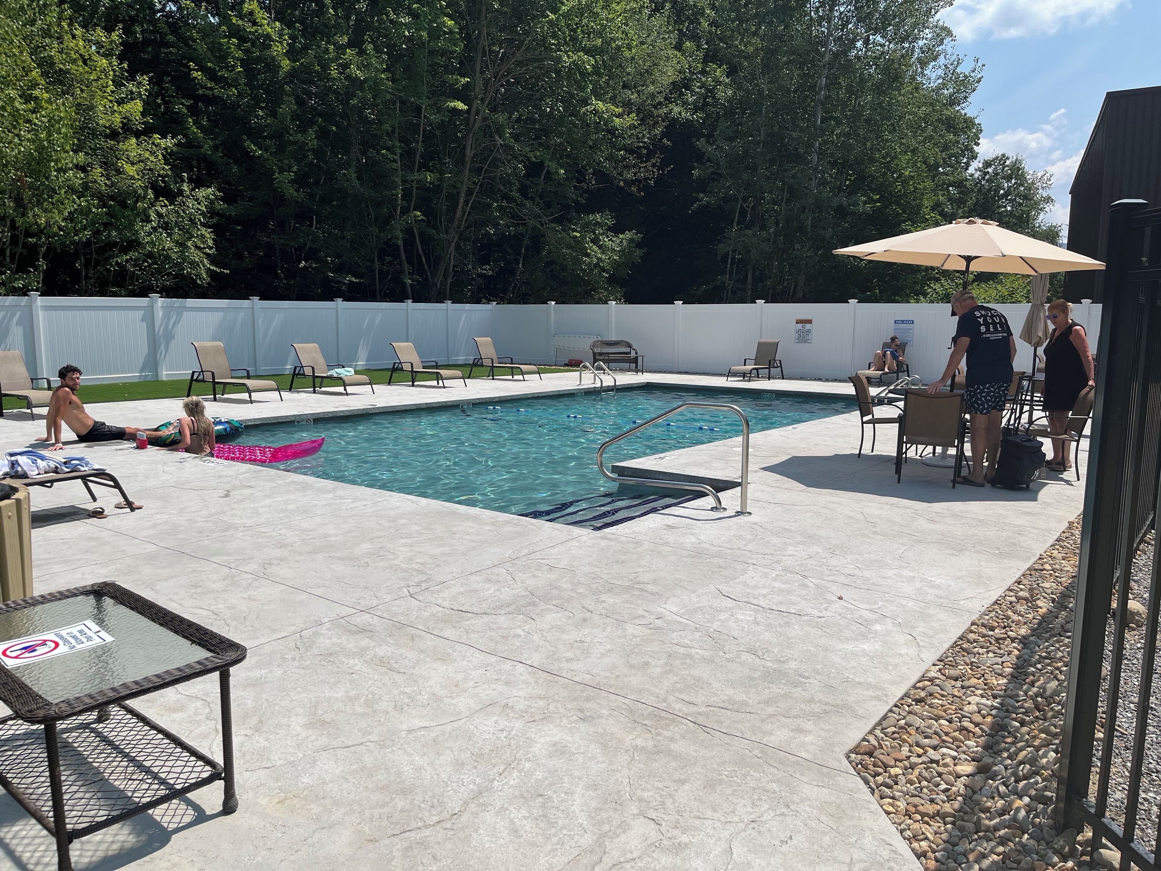 Piscina all'aperto, una piscina riscaldata