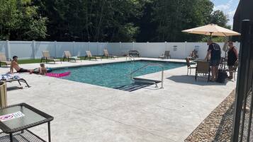 Piscina all'aperto, una piscina riscaldata