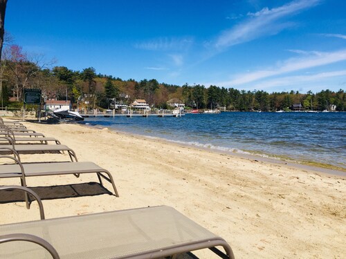 Misty Harbor Resort, walk to concerts at NH Bank Pavilion beach on Lake Winni.