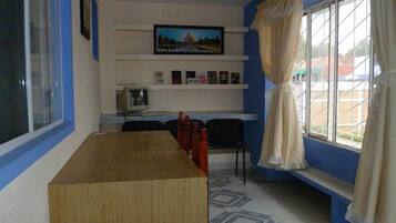 Coin salon dans le hall