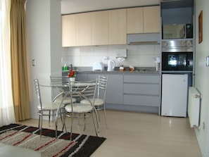 In-room safe, desk, iron/ironing board, free WiFi
