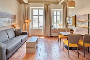 Apartment, Beach View (4 persons) | Living area | Flat-screen TV - Résidence Vacances Bleues Le Méditerranée (Saint-Raphael)