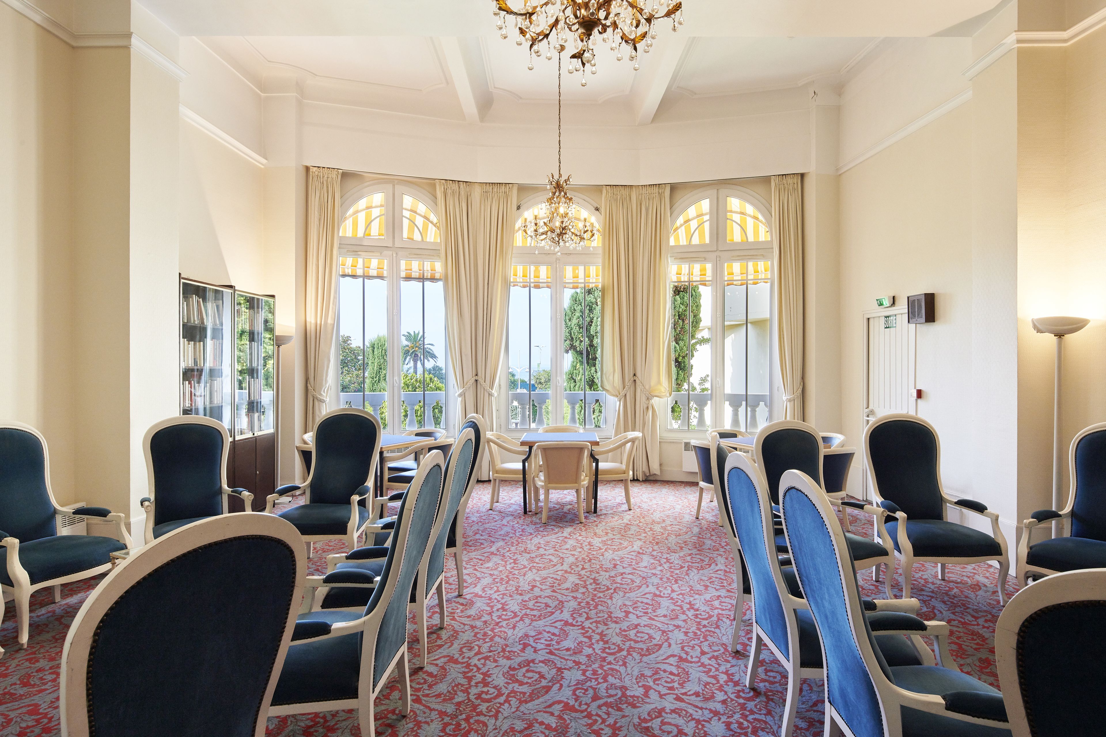 Coin salon dans le hall