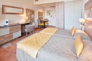 Caja de seguridad en la habitación y decoración personalizada 