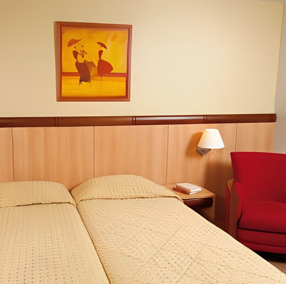 In-room safe, soundproofing, iron/ironing board (on request)