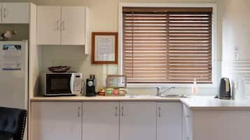 Coffee/tea maker, fridge, microwave, toaster