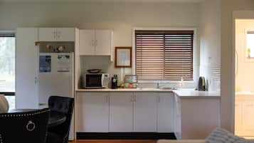 Coffee/tea maker, fridge, microwave, toaster