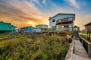 CAPTIVATING Beach House with CAPTIVATING Views