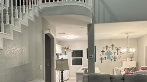 Living area - FRONT ROW SEATS TO THE GULF OF Mexico! There's No Better View  TOTAL RENOVATION (Freeport)