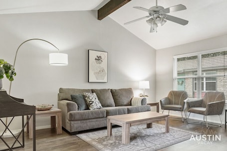 Smart TV, Netflix, Hulu, streaming services. Kinney #4 xxxxxxxxxx