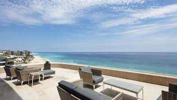 4 Bedroom Suite Ocean Front | Vista desde la habitación