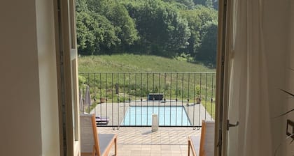 Neu renoviertes Bauernhaus in Piemont mit privatem Pool