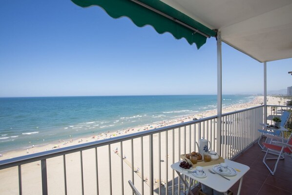 Outdoor dining - Singular Stays Cullera Beach (Cullera)