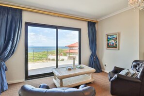 1 bedroom, premium bedding, in-room safe, individually decorated - The Whale's Tale Guesthouse (Hermanus)