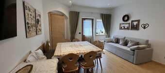 Continentaal appartement - centraal gebied - 8 bedden - WIFI en buitenruimte