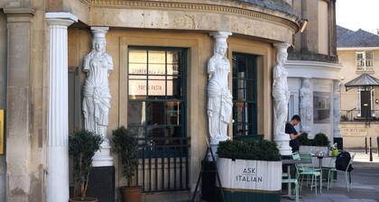 Kaunis ja tilava Regency apt Cheltenhamin keskustassa, ilmainen pysäköinti