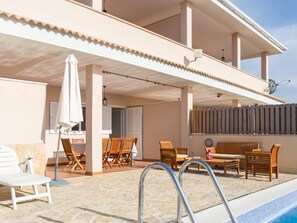 Outdoor dining - Villa Jeronimo - Beautiful villa with pool in Platja de Muro (Muro (Platja de Muro))