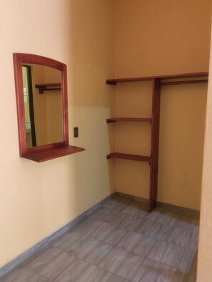 Chambre Double, 2 lits doubles | Bureau, Wi-Fi gratuit, draps fournis