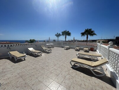 Beautiful  luxury  spacious 4 bed villa Costa Adeje a with  a heating pool