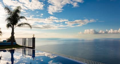 Détendez-vous à la meilleure villa Ocean Cliff à MadÚre