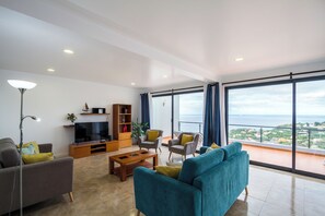 TV connectée, lecteur de DVD, chaîne hi-fi